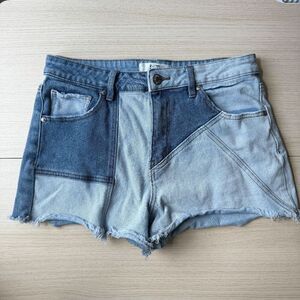 Madden Girl Two-Tone Jean Shorts with Frayed Hem Denim Y2K Style Juniors 9 00s